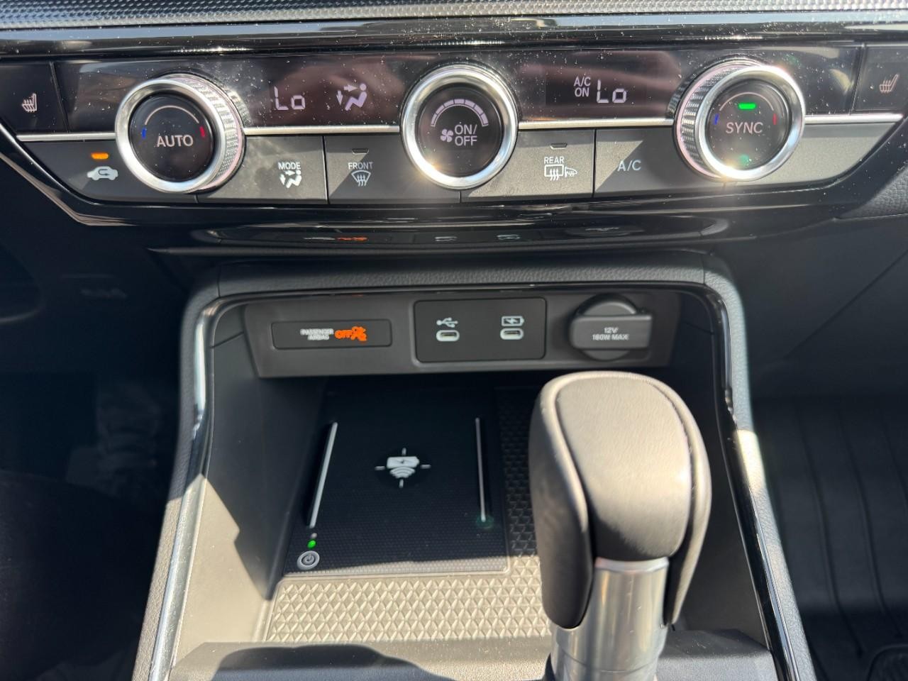 Honda CR-V Vehicle Full-screen Gallery Image 24