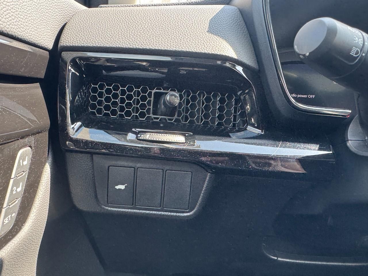 Honda CR-V Vehicle Full-screen Gallery Image 25