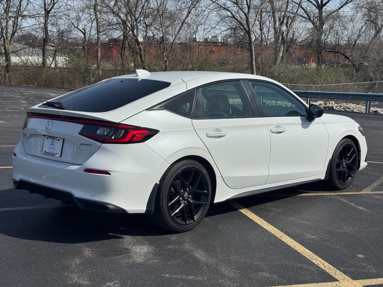 Honda Accord Sedan Vehicle Full-screen Gallery Image 03