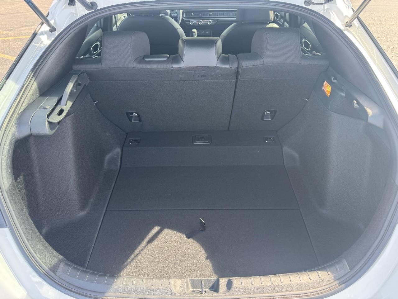 Honda Accord Sedan Vehicle Full-screen Gallery Image 04