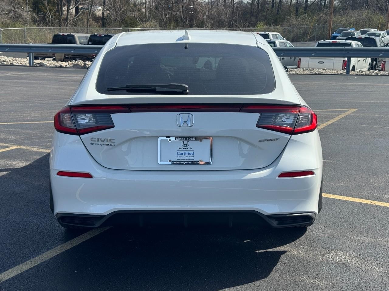 Honda Accord Sedan Vehicle Full-screen Gallery Image 05