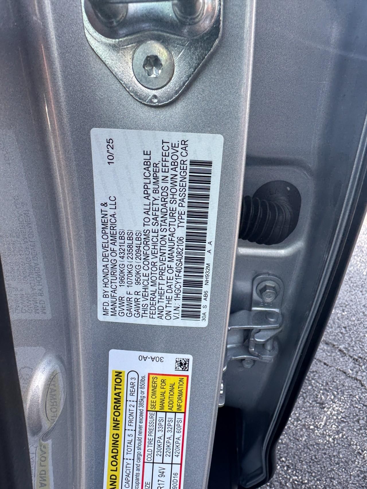 Honda Accord Sedan Vehicle Full-screen Gallery Image 30