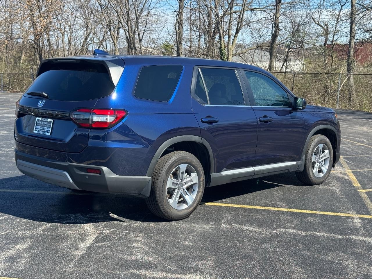 Honda Pilot Vehicle Full-screen Gallery Image 03