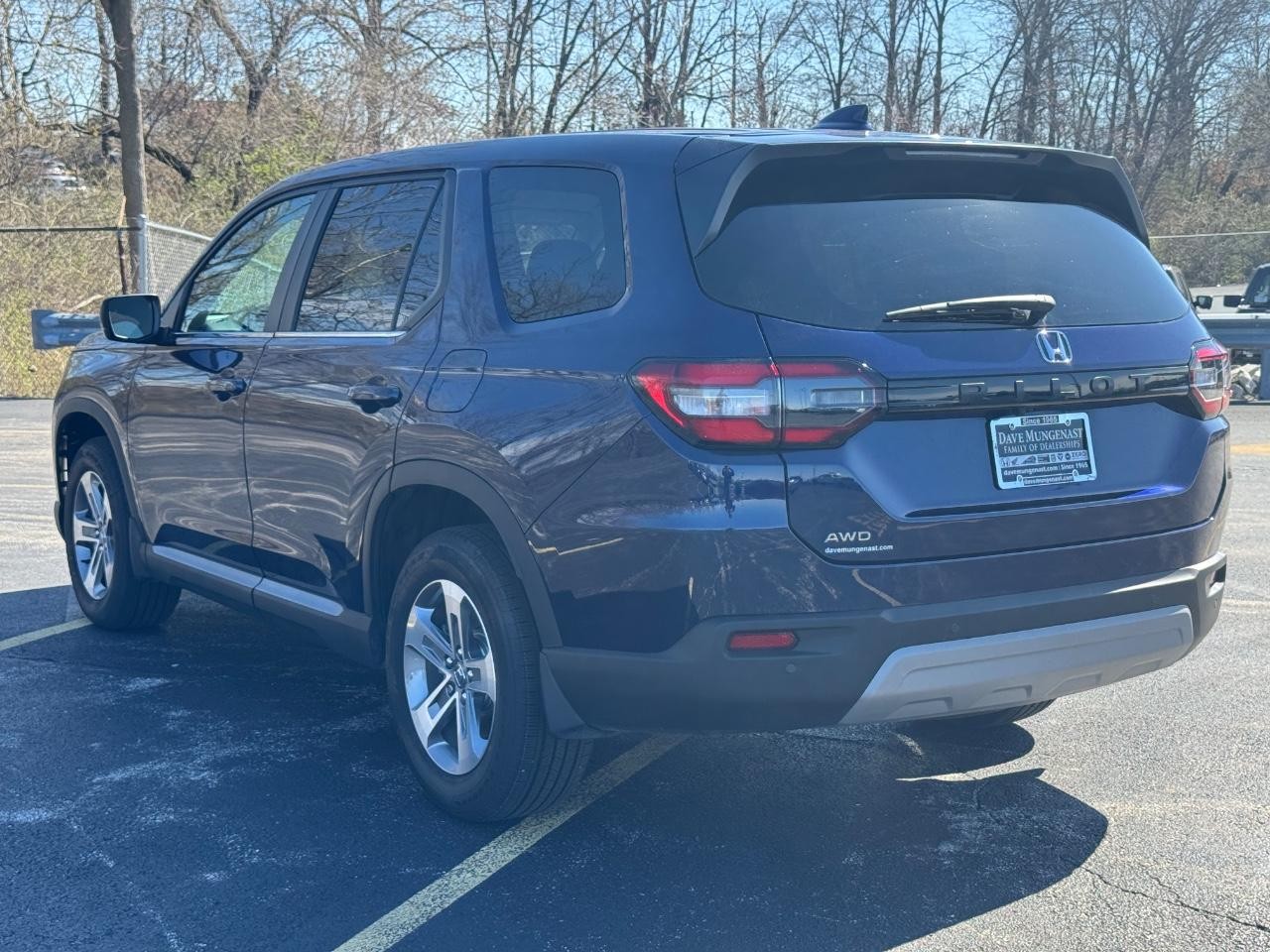 Honda Pilot Vehicle Full-screen Gallery Image 04