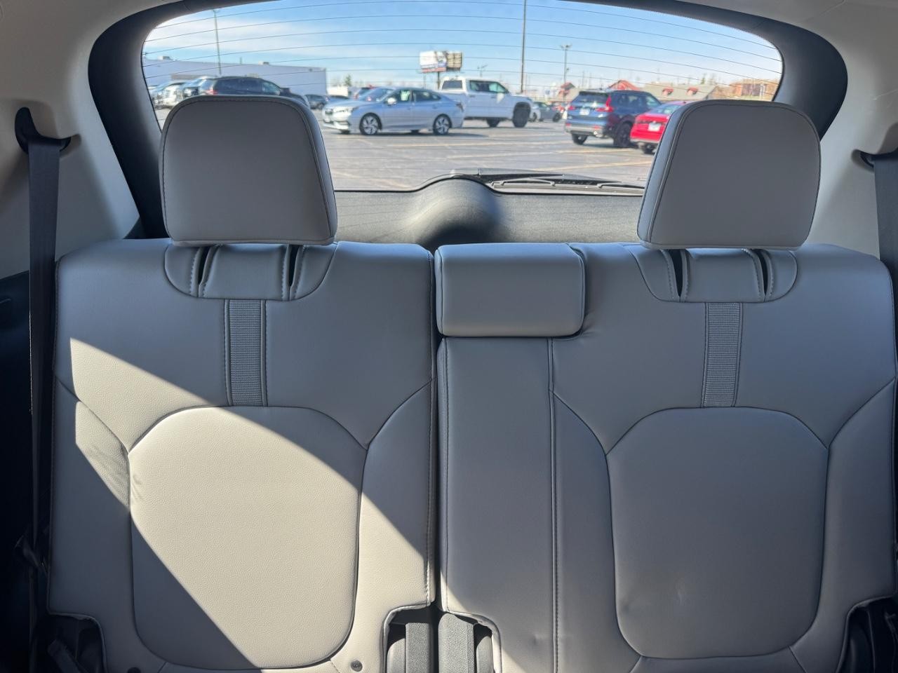 Honda Pilot Vehicle Full-screen Gallery Image 12