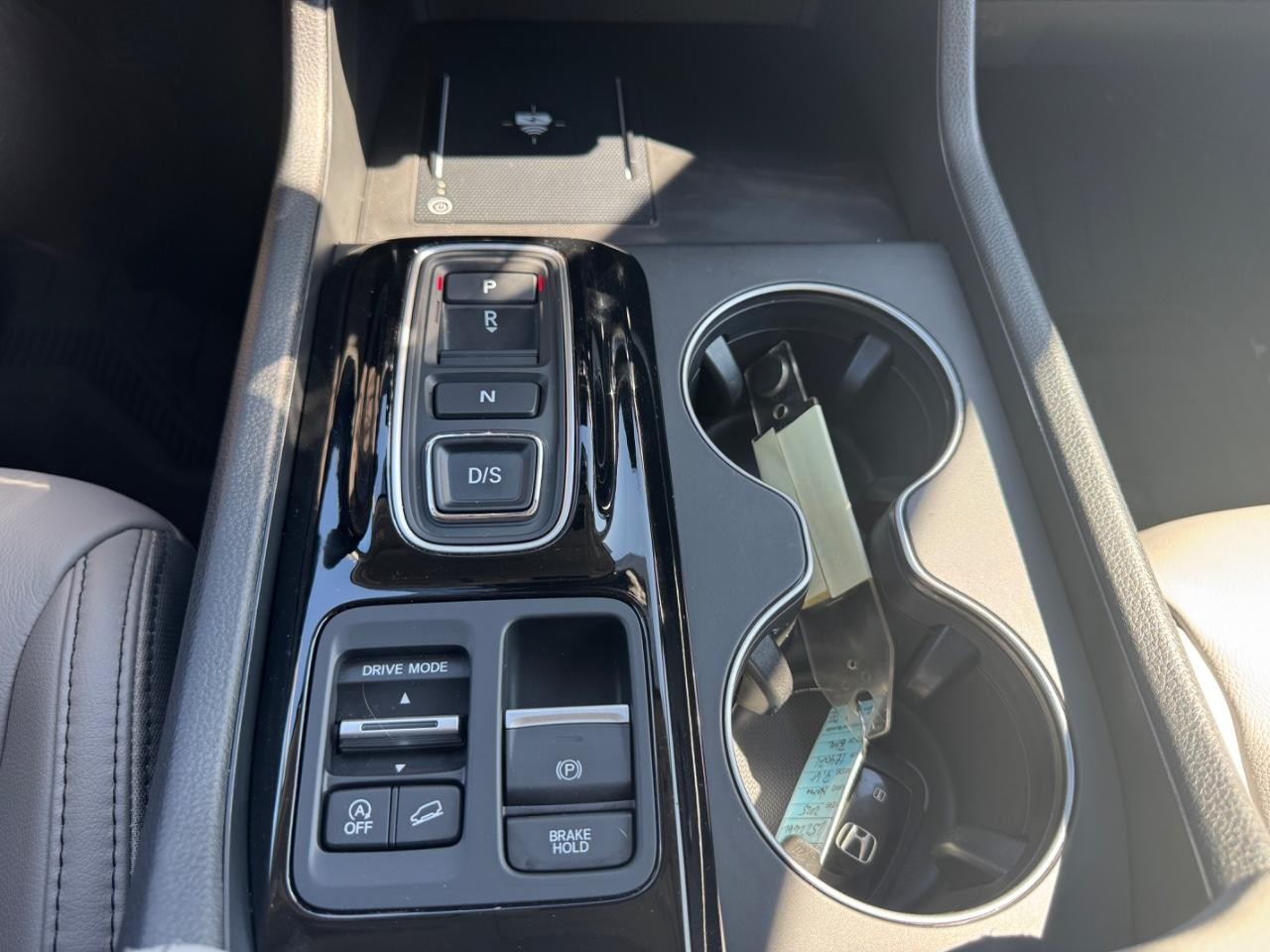 Honda Pilot Vehicle Full-screen Gallery Image 25