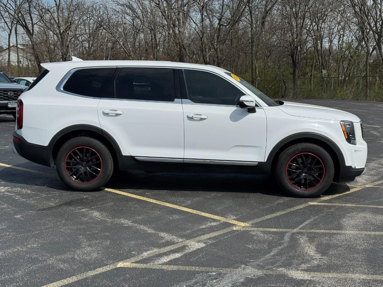 Kia Telluride Vehicle Full-screen Gallery Image 02