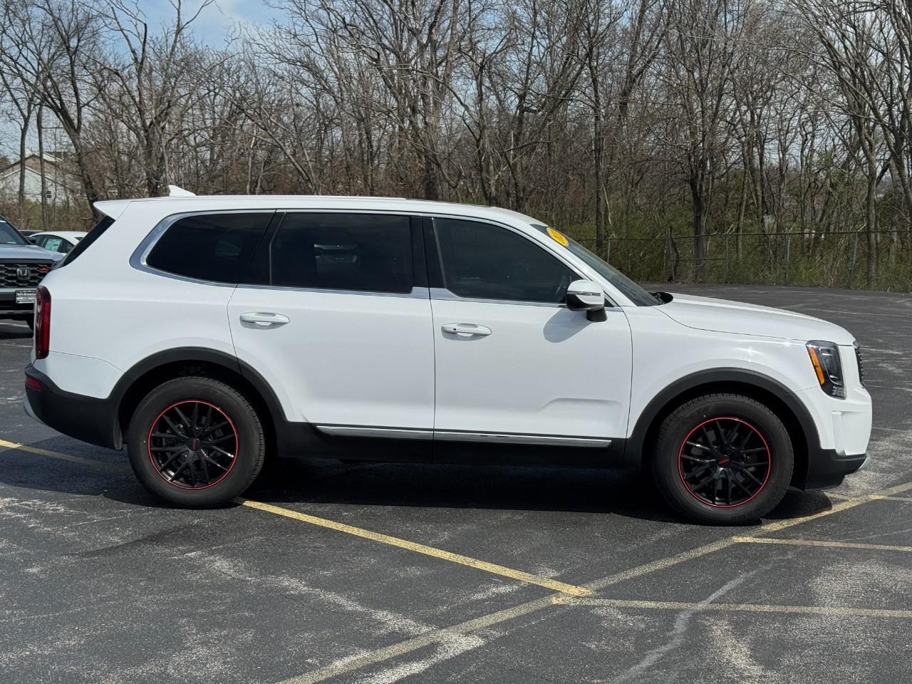 Kia Telluride Vehicle Full-screen Gallery Image 03