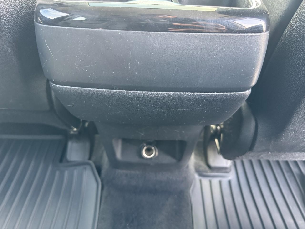 Kia Telluride Vehicle Full-screen Gallery Image 18