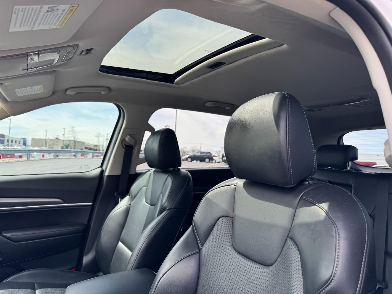 Kia Telluride Vehicle Full-screen Gallery Image 19