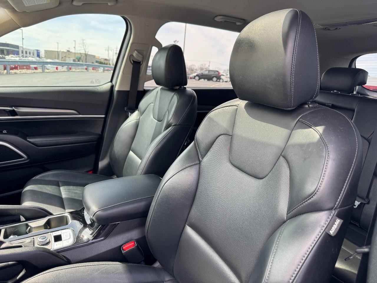 Kia Telluride Vehicle Full-screen Gallery Image 20