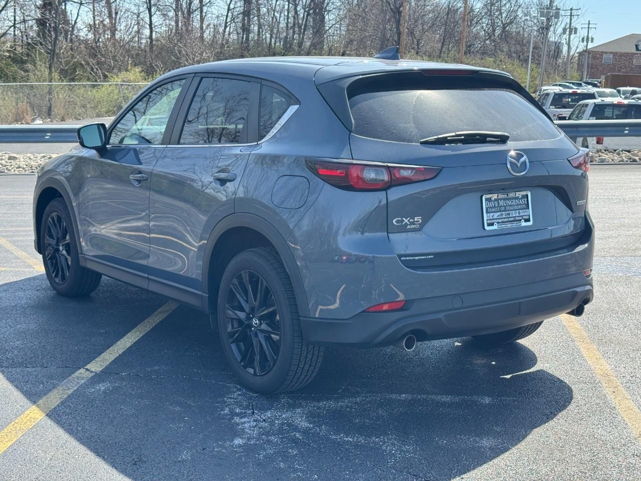 Mazda CX-5 Vehicle Full-screen Gallery Image 06