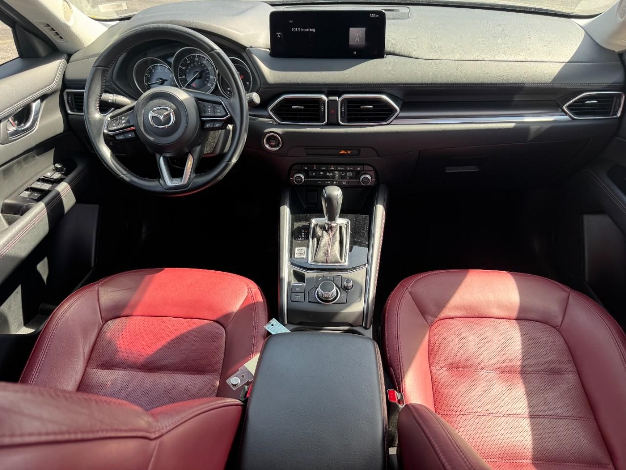 Mazda CX-5 Vehicle Full-screen Gallery Image 11