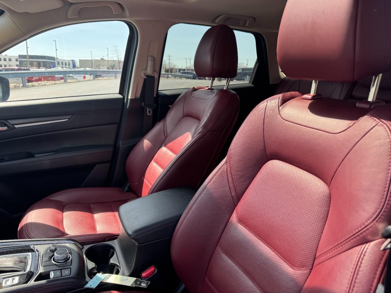 Mazda CX-5 Vehicle Full-screen Gallery Image 18