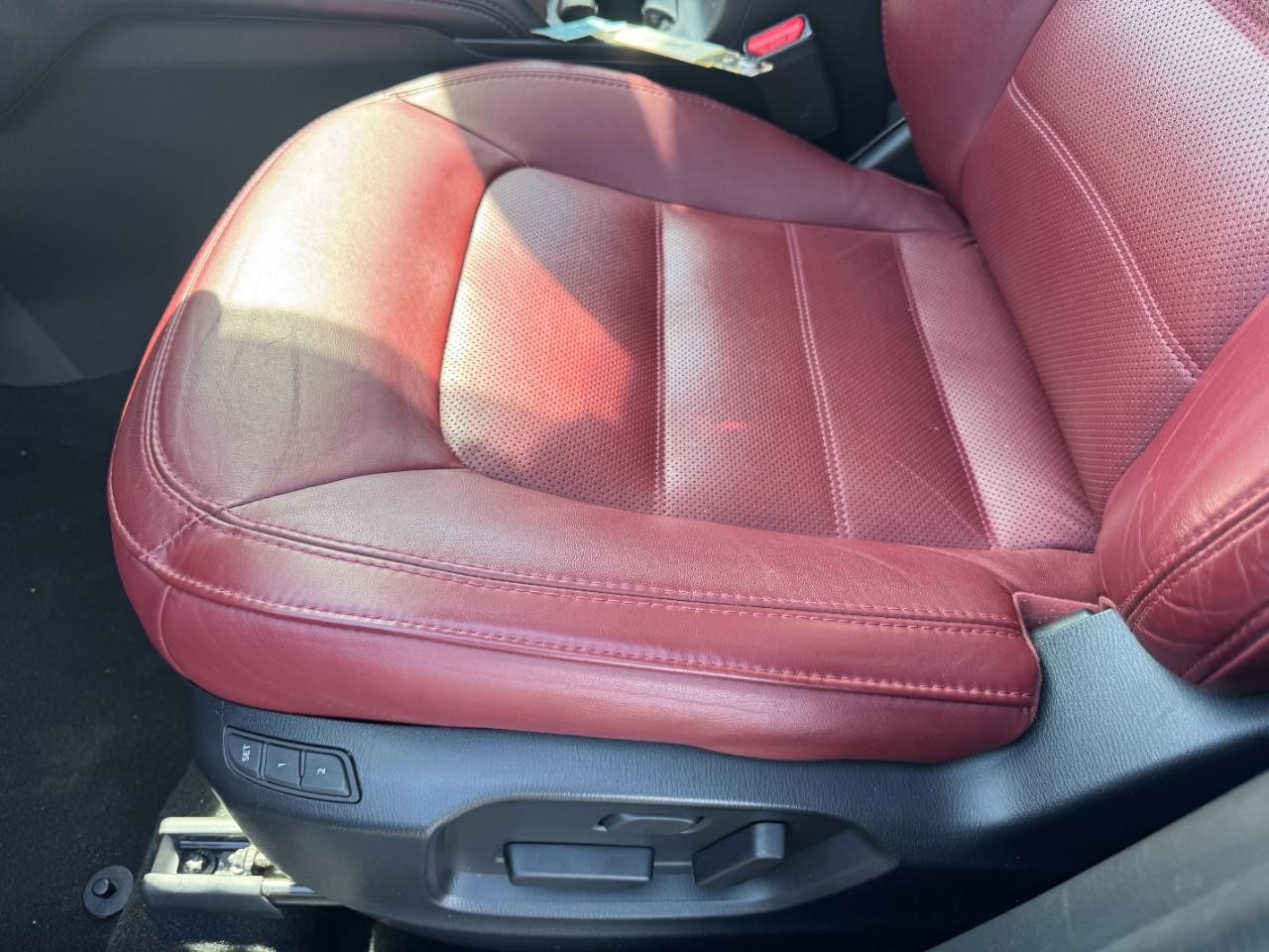 Mazda CX-5 Vehicle Full-screen Gallery Image 19