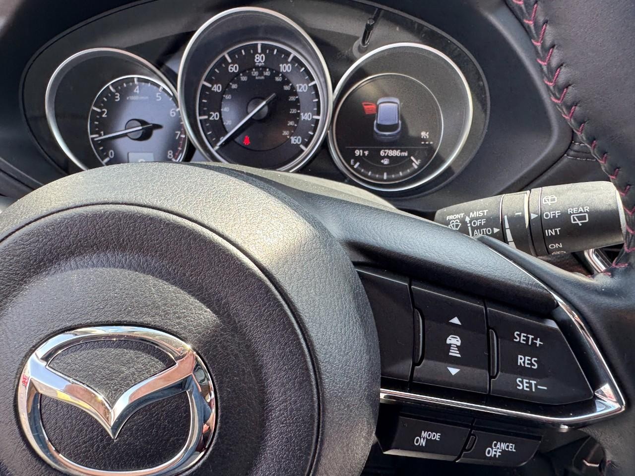 Mazda CX-5 Vehicle Full-screen Gallery Image 22