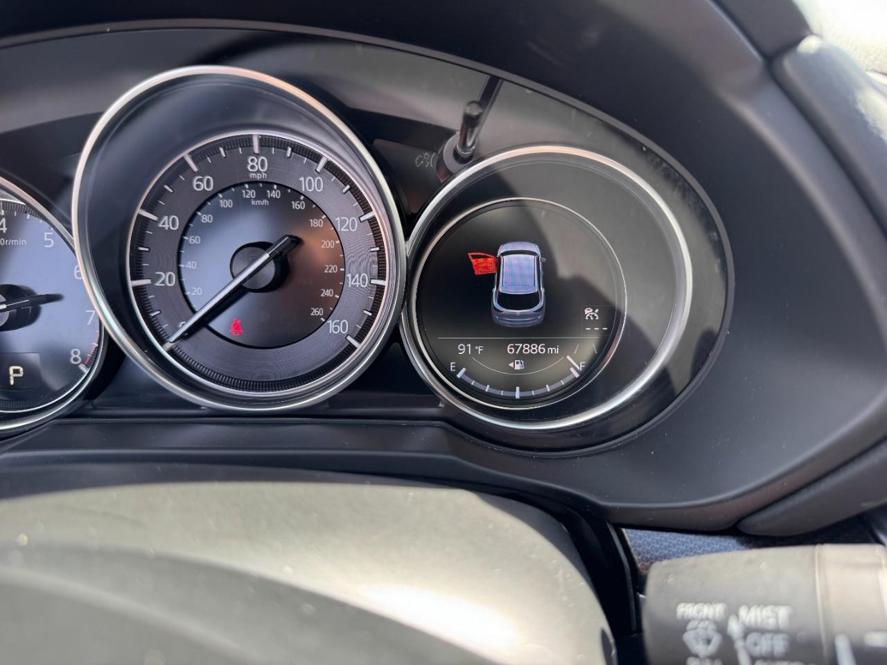 Mazda CX-5 Vehicle Full-screen Gallery Image 23