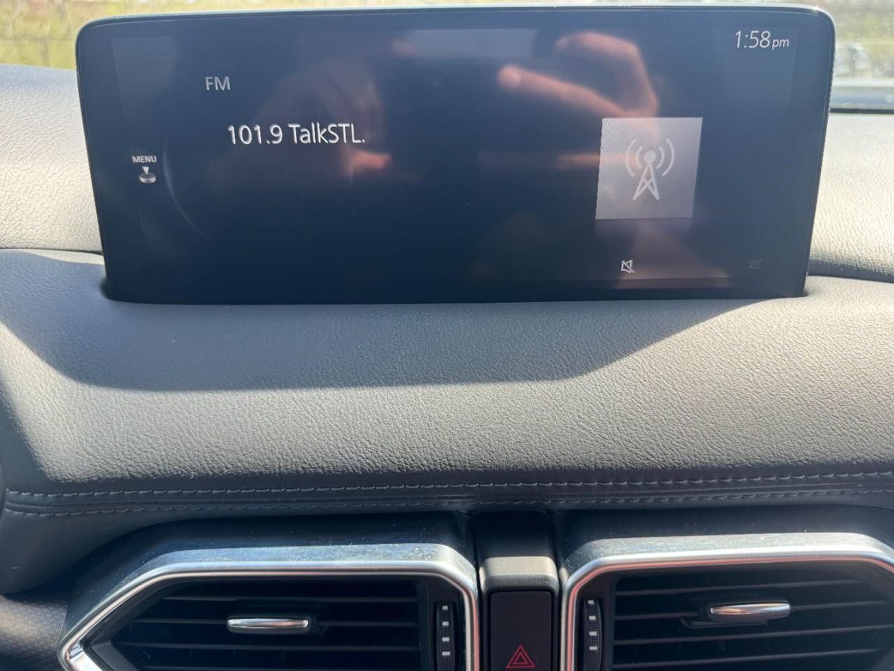 Mazda CX-5 Vehicle Full-screen Gallery Image 24