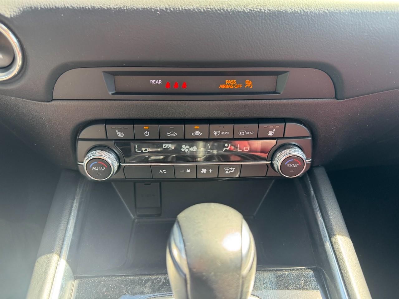 Mazda CX-5 Vehicle Full-screen Gallery Image 26