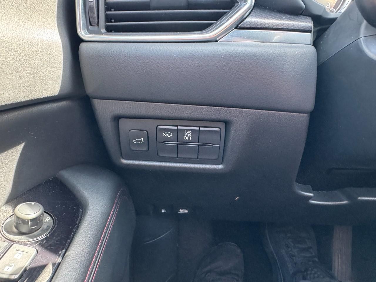 Mazda CX-5 Vehicle Full-screen Gallery Image 27