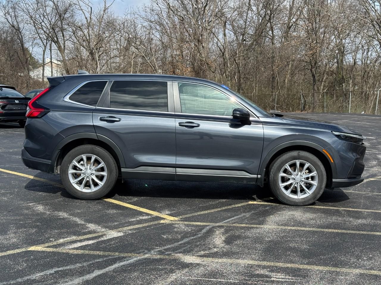 Honda CR-V Vehicle Full-screen Gallery Image 02