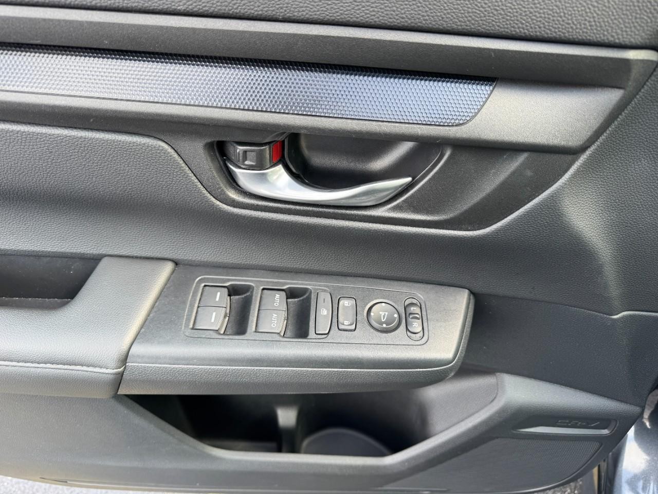 Honda CR-V Vehicle Full-screen Gallery Image 18