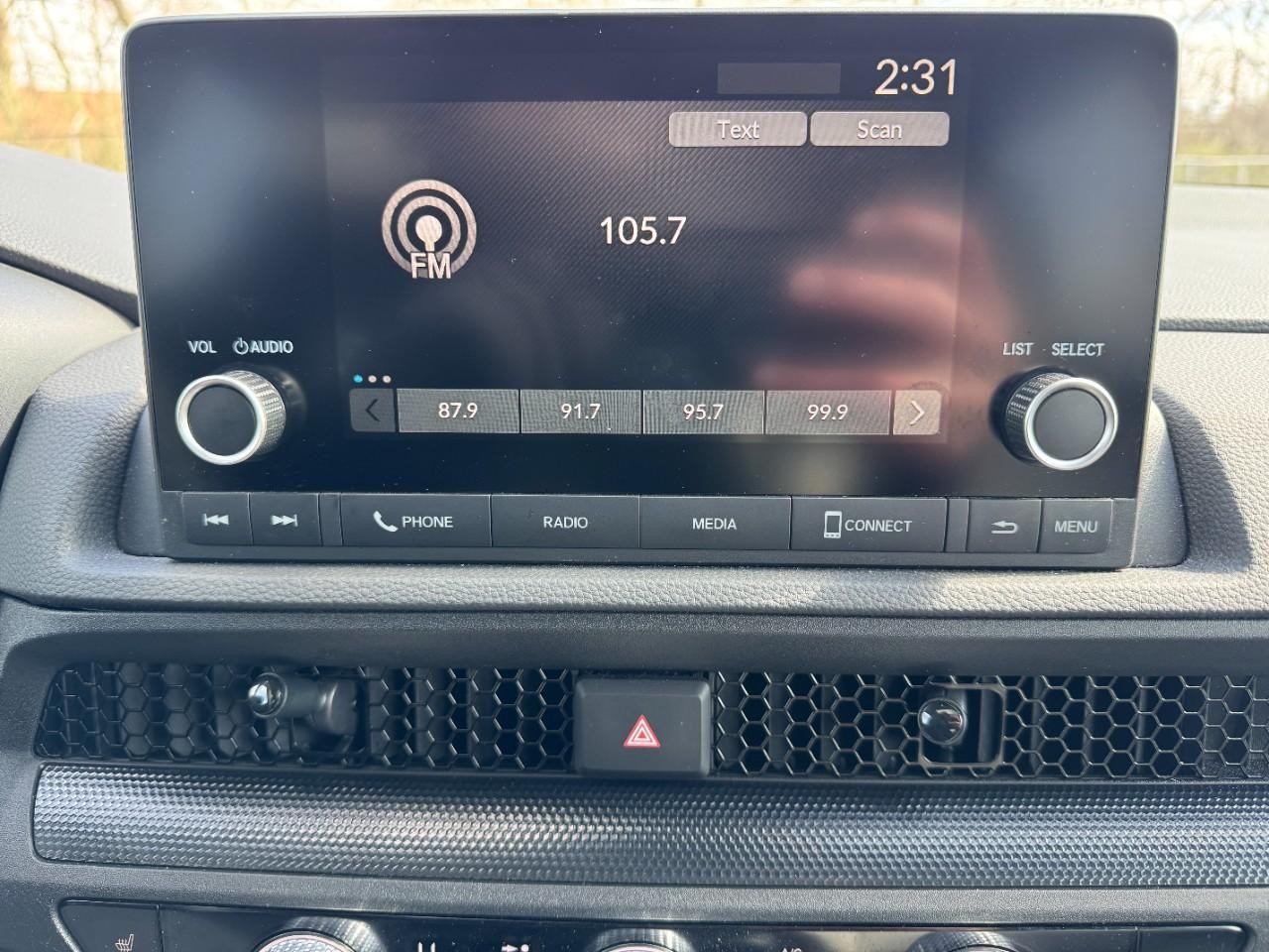 Honda CR-V Vehicle Full-screen Gallery Image 22