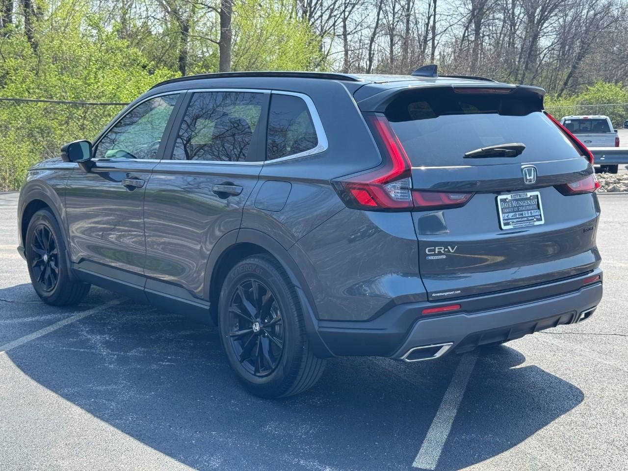 Honda CR-V Hybrid Vehicle Full-screen Gallery Image 07