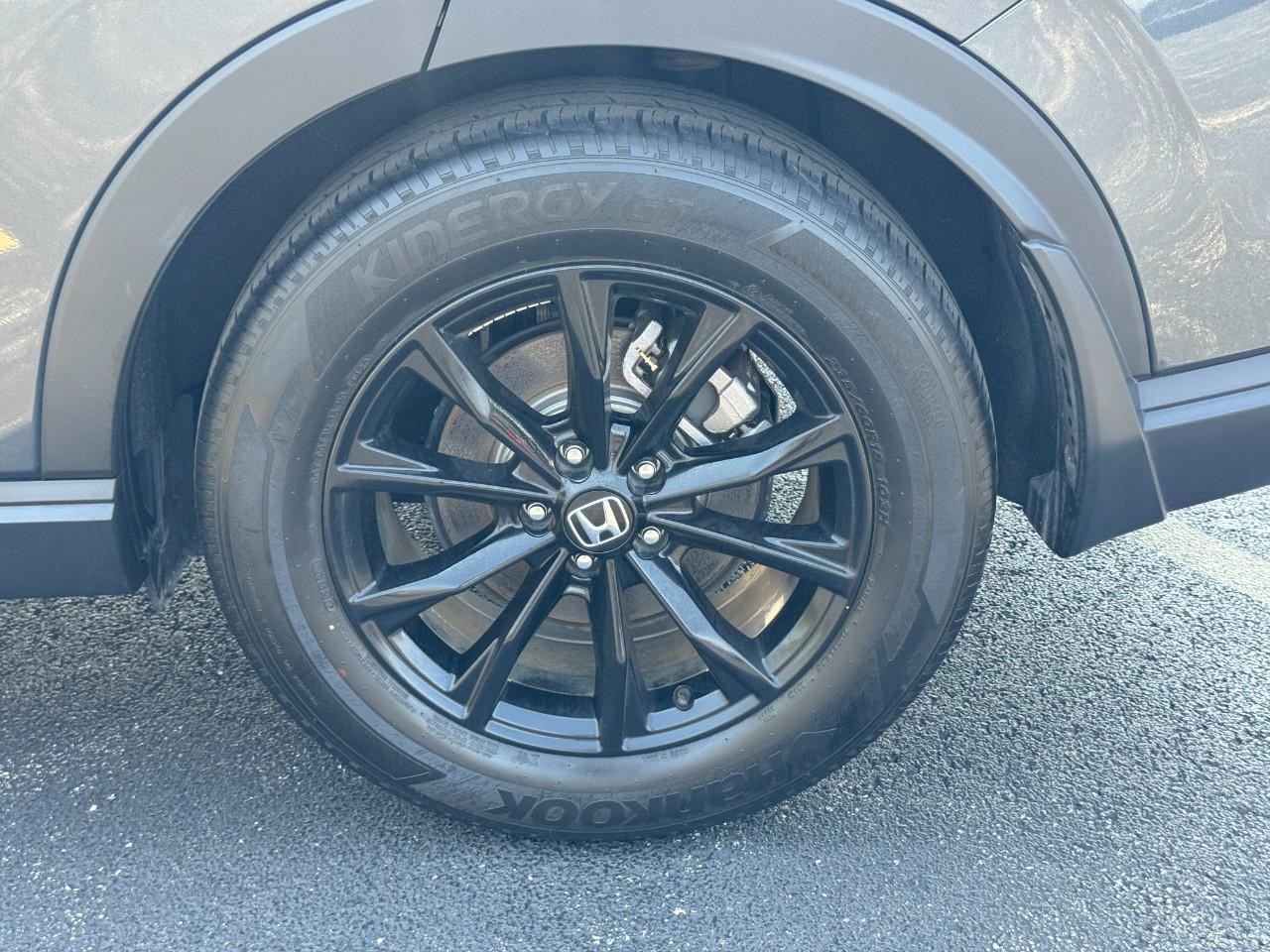 Honda CR-V Hybrid Vehicle Full-screen Gallery Image 08