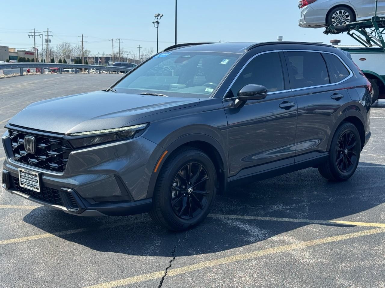 Honda CR-V Hybrid Vehicle Full-screen Gallery Image 09