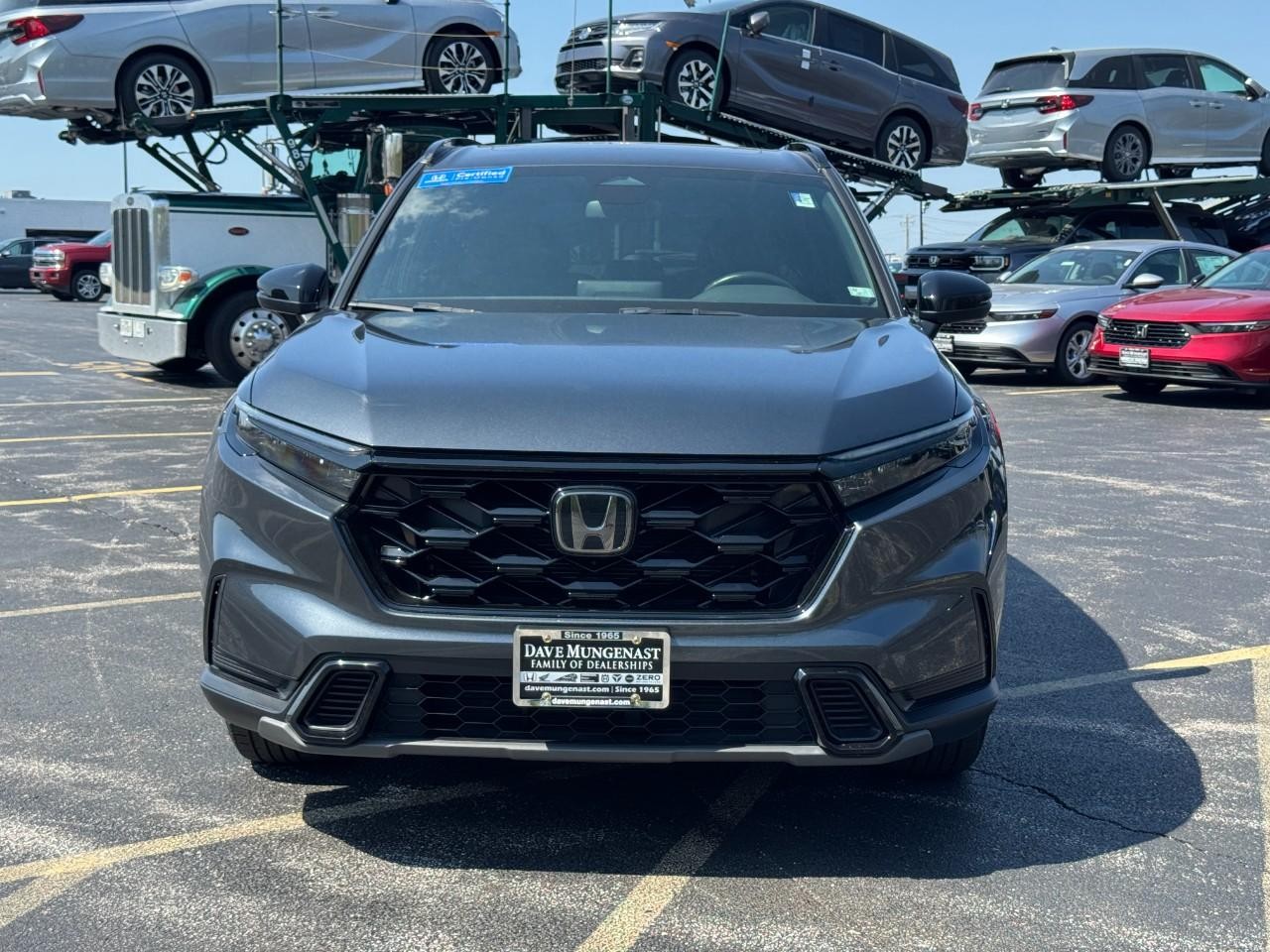 Honda CR-V Hybrid Vehicle Full-screen Gallery Image 10