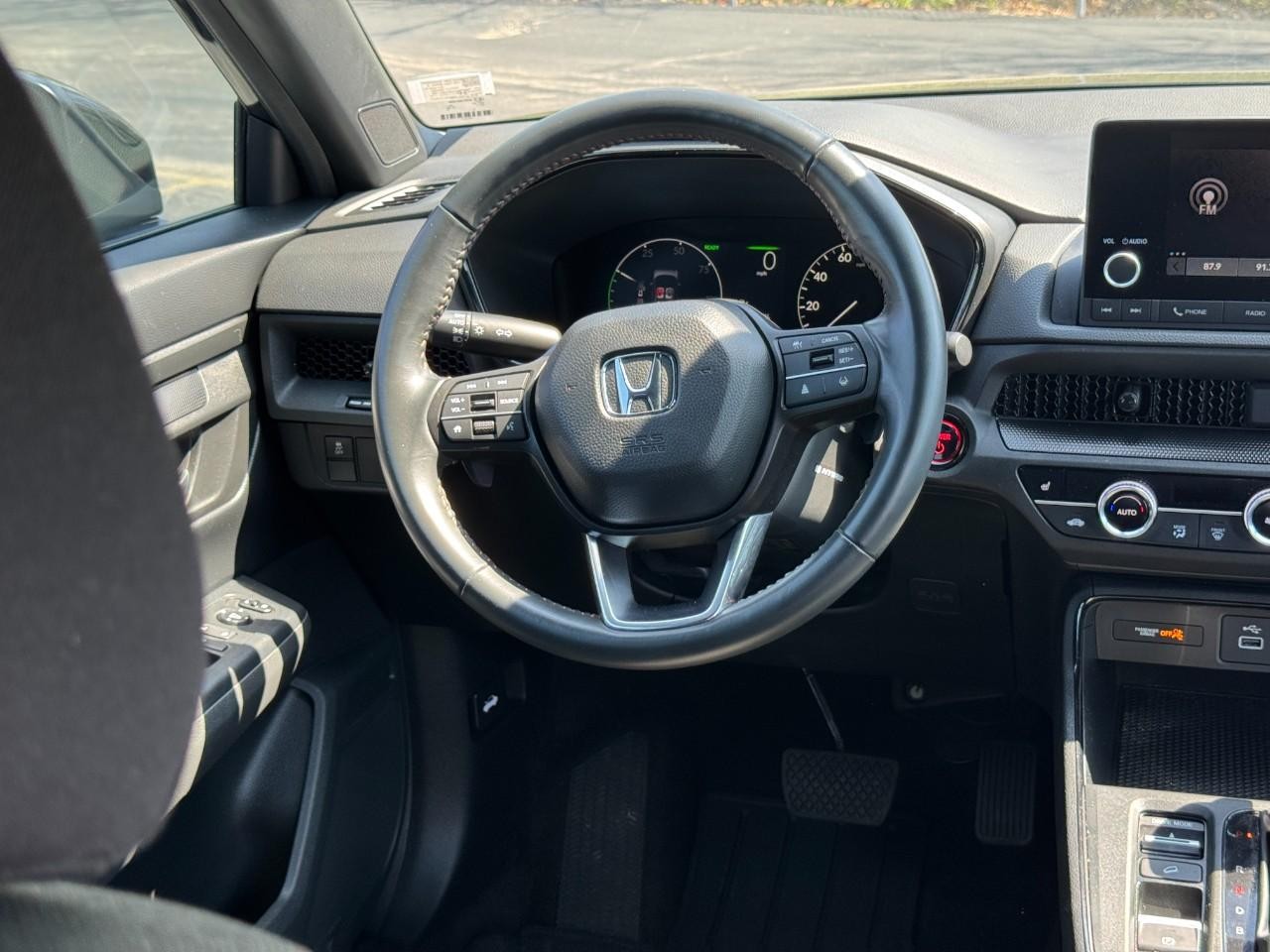 Honda CR-V Hybrid Vehicle Full-screen Gallery Image 13