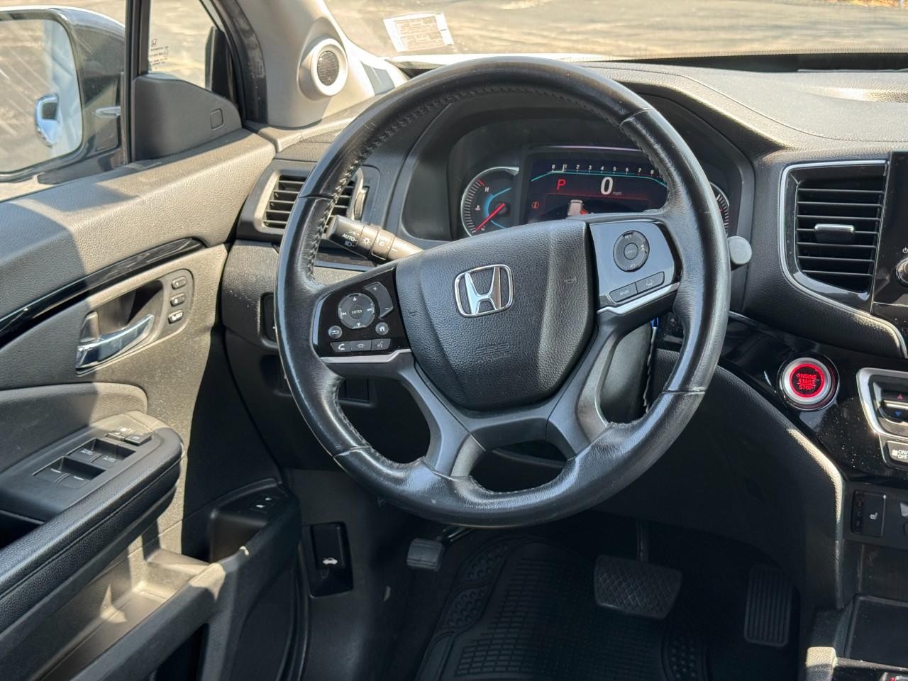 Honda Pilot Vehicle Full-screen Gallery Image 14