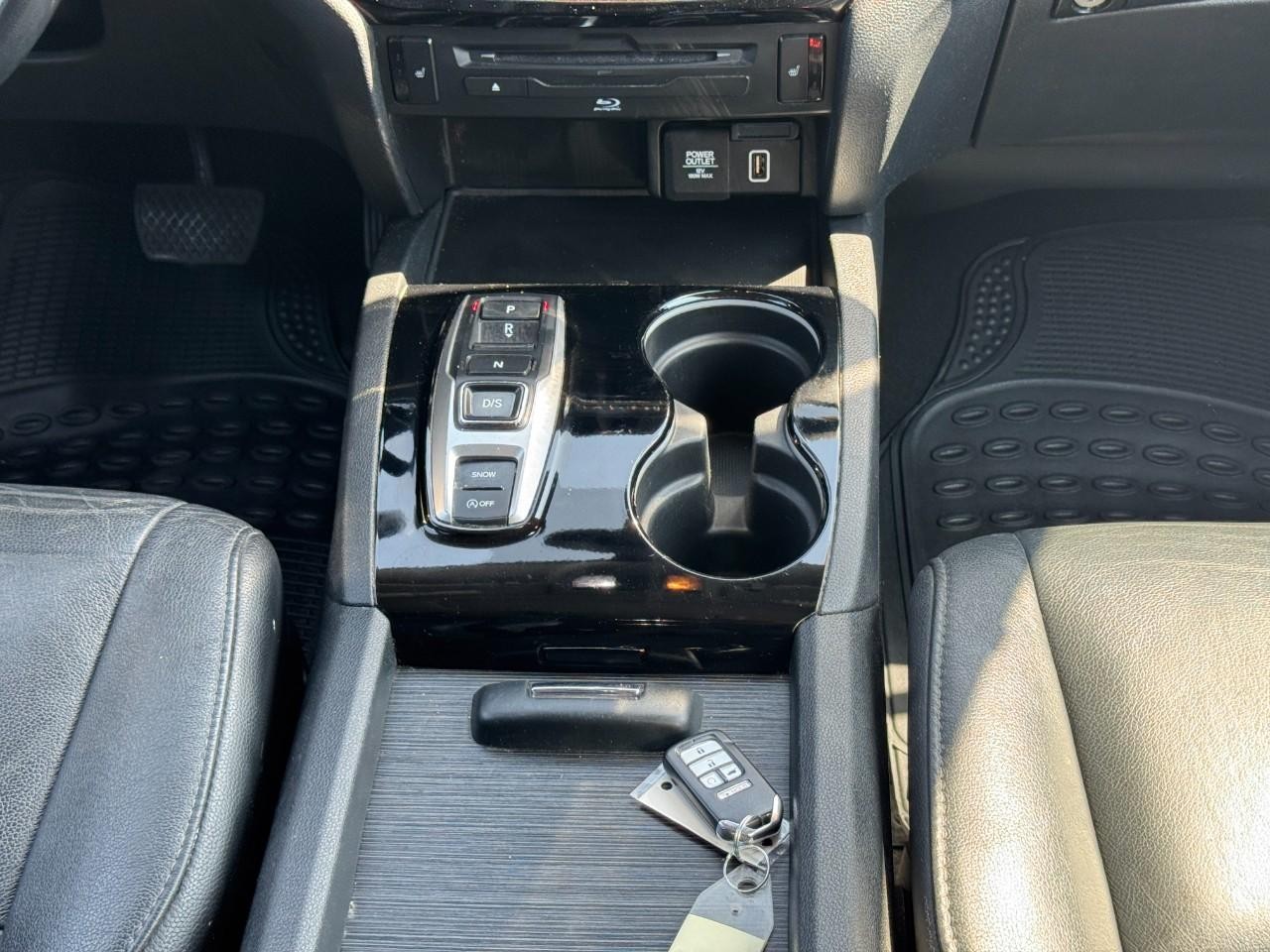 Honda Pilot Vehicle Full-screen Gallery Image 16