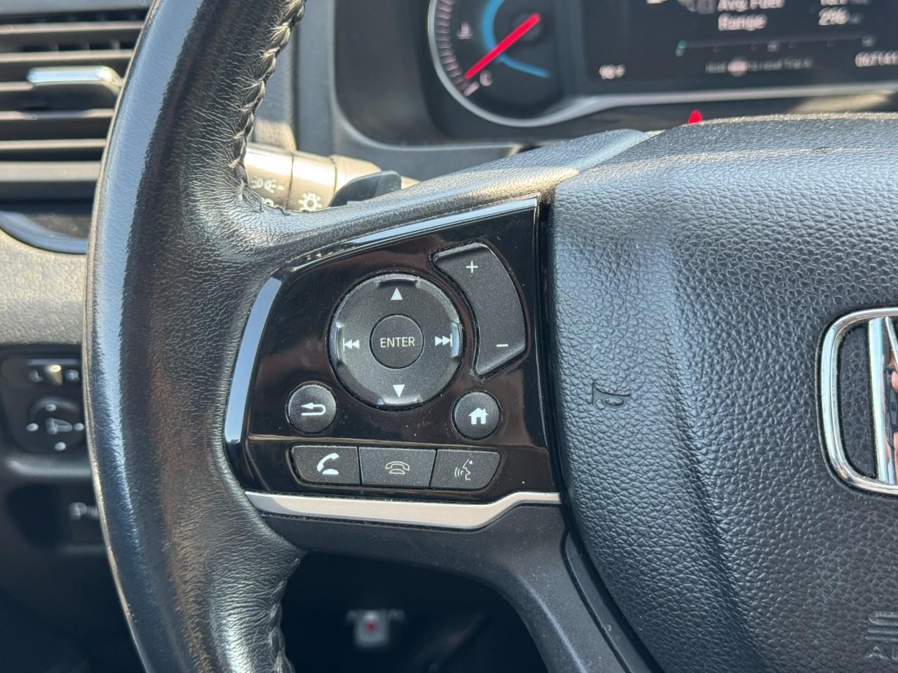 Honda Pilot Vehicle Full-screen Gallery Image 24