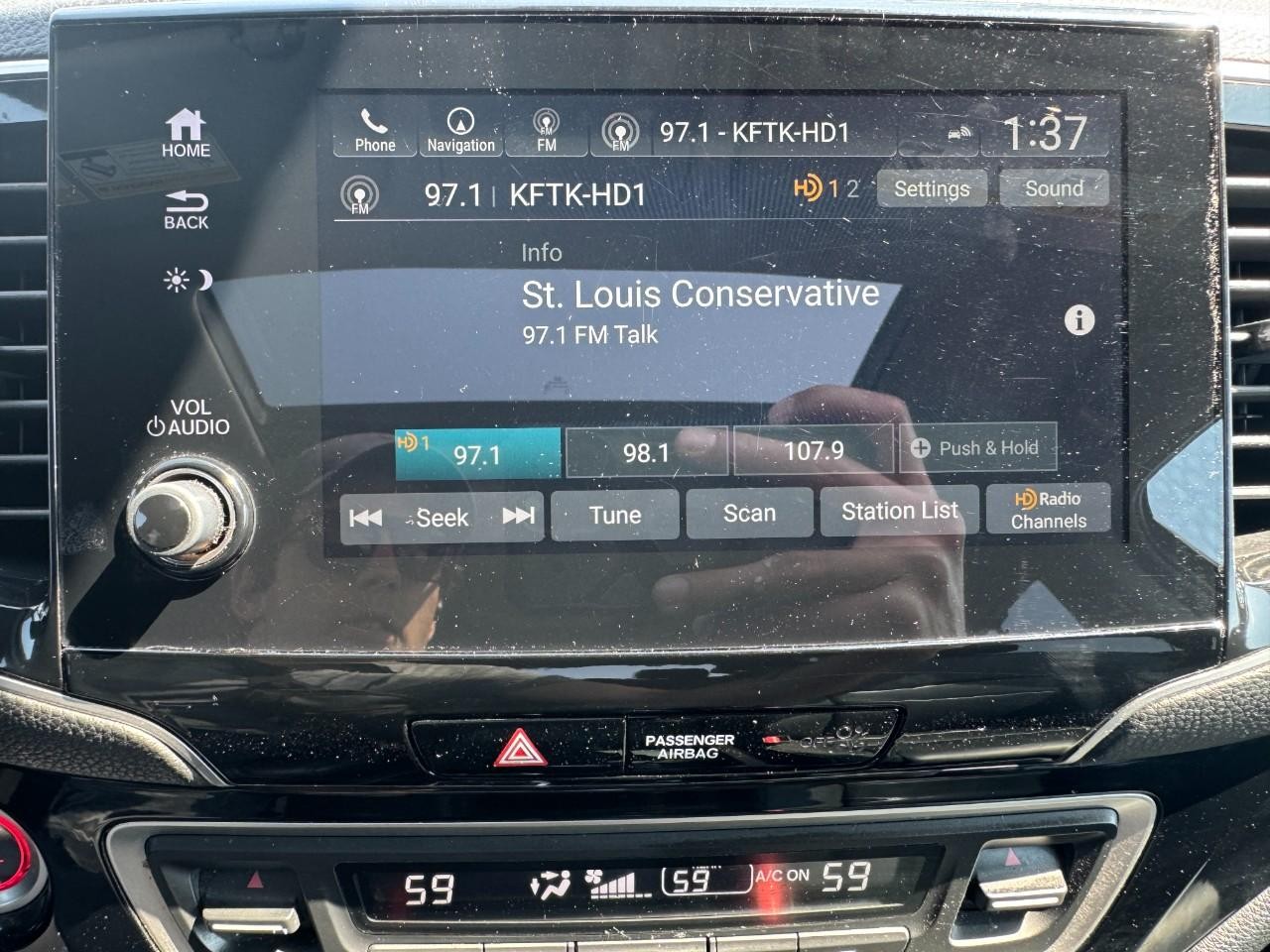 Honda Pilot Vehicle Full-screen Gallery Image 28