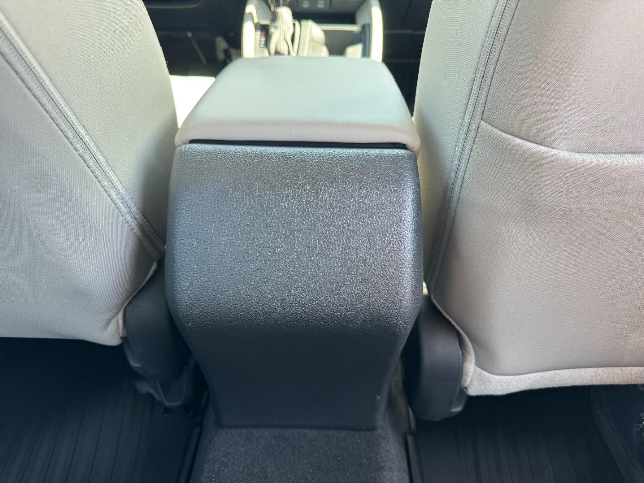 Honda Accord Sedan Vehicle Full-screen Gallery Image 16