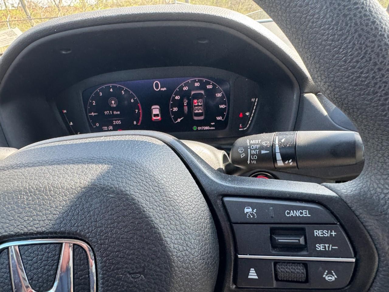 Honda Accord Sedan Vehicle Full-screen Gallery Image 22