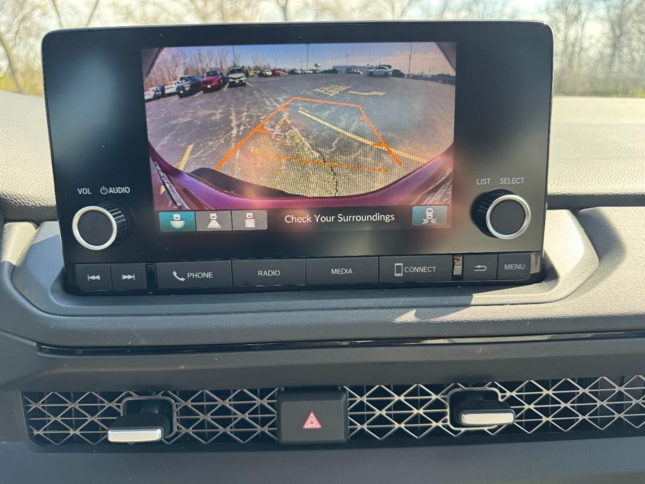 Honda Accord Sedan Vehicle Full-screen Gallery Image 28