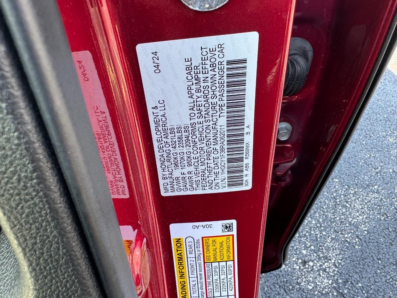 Honda Accord Sedan Vehicle Full-screen Gallery Image 29