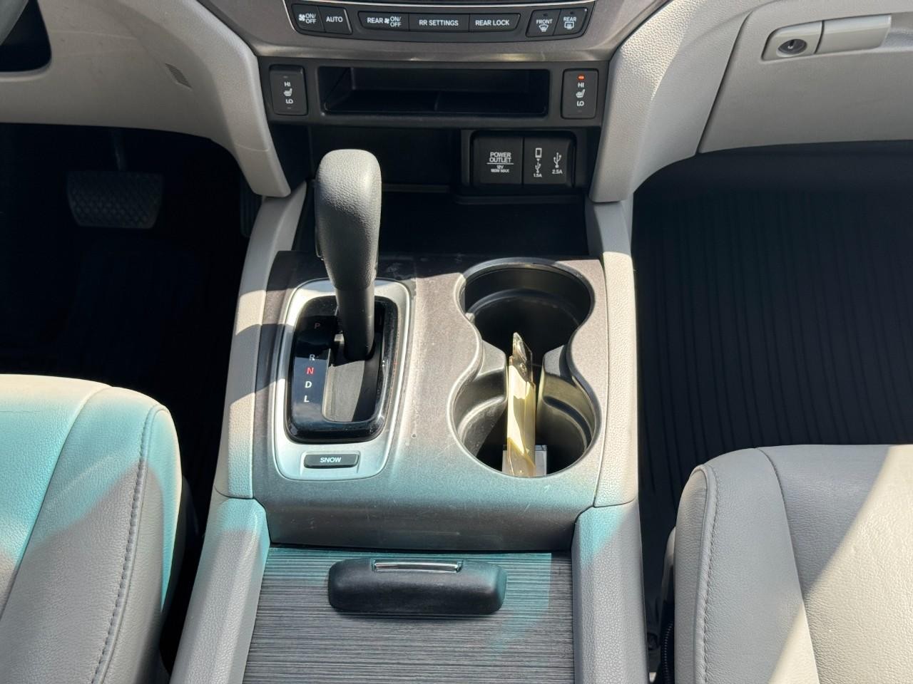 Honda Pilot Vehicle Full-screen Gallery Image 16