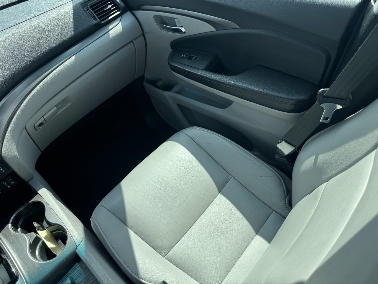 Honda Pilot Vehicle Full-screen Gallery Image 17