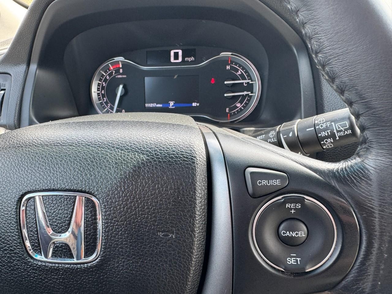 Honda Pilot Vehicle Full-screen Gallery Image 23