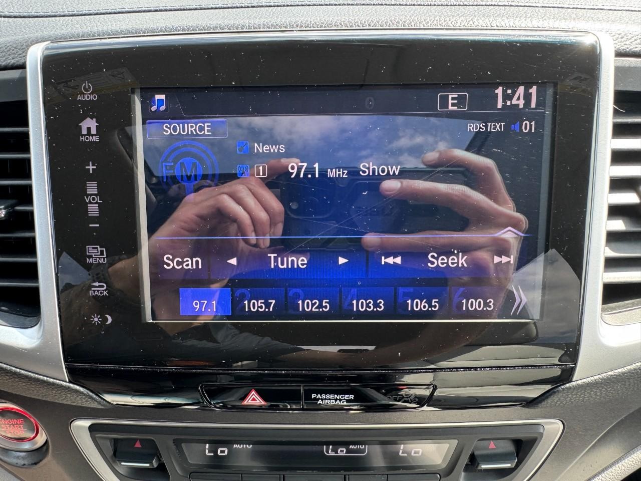 Honda Pilot Vehicle Full-screen Gallery Image 25