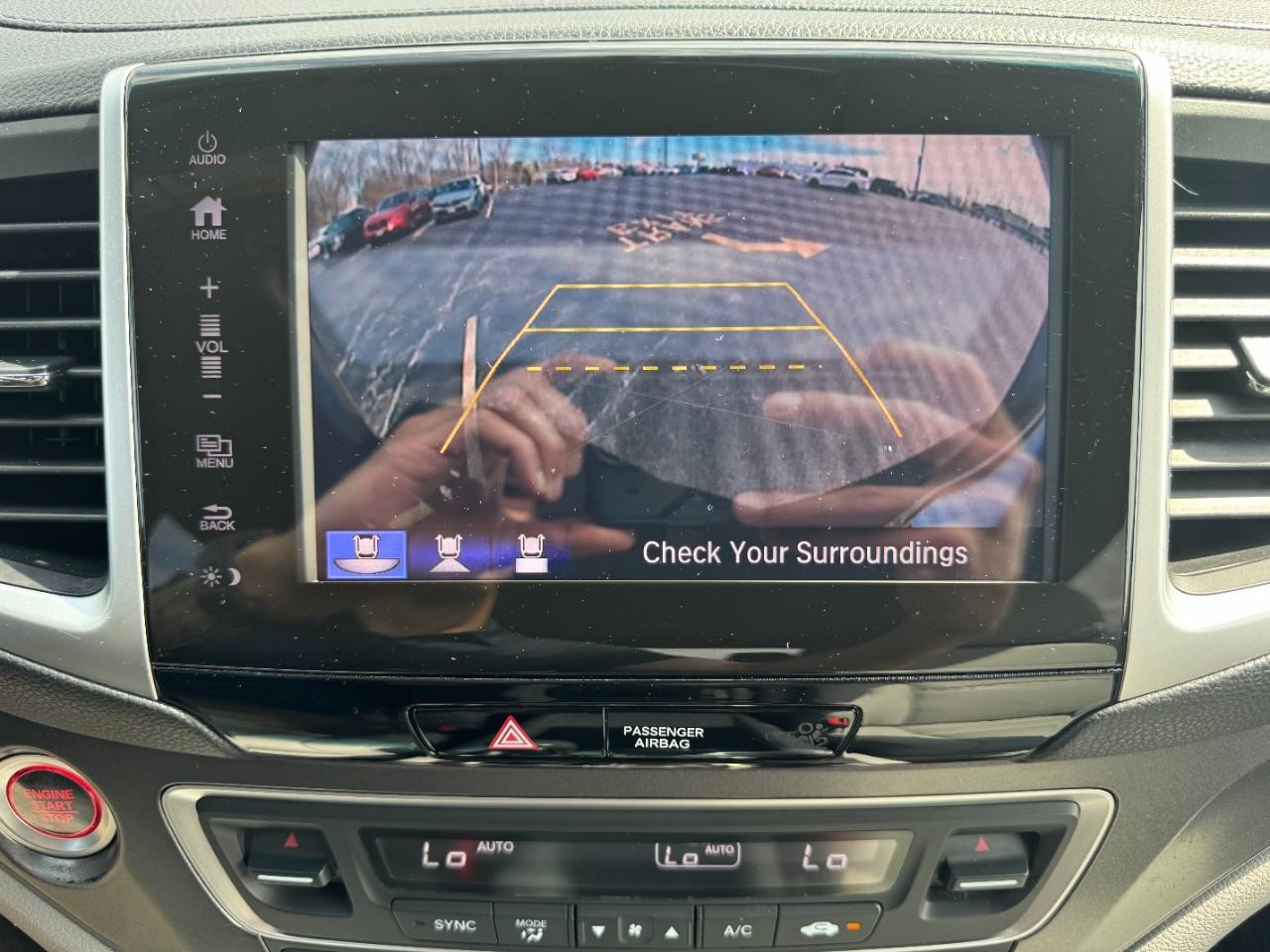 Honda Pilot Vehicle Full-screen Gallery Image 26