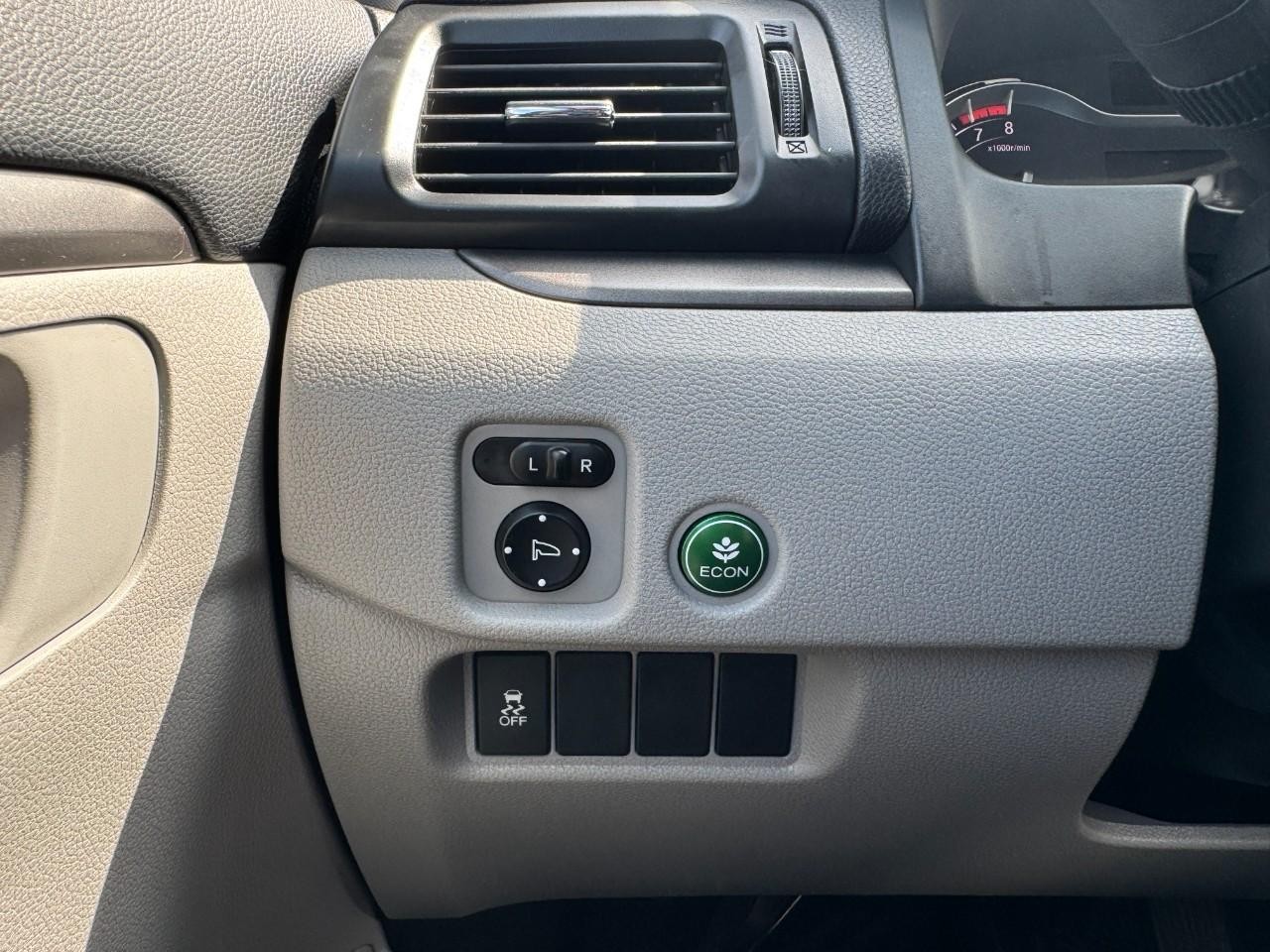 Honda Pilot Vehicle Full-screen Gallery Image 28