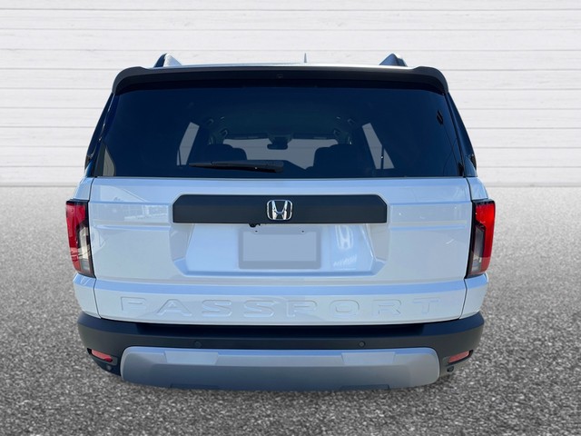 Honda Passport Vehicle Full-screen Gallery Image 05