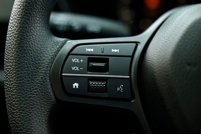 Honda CR-V Vehicle Full-screen Gallery Image 16