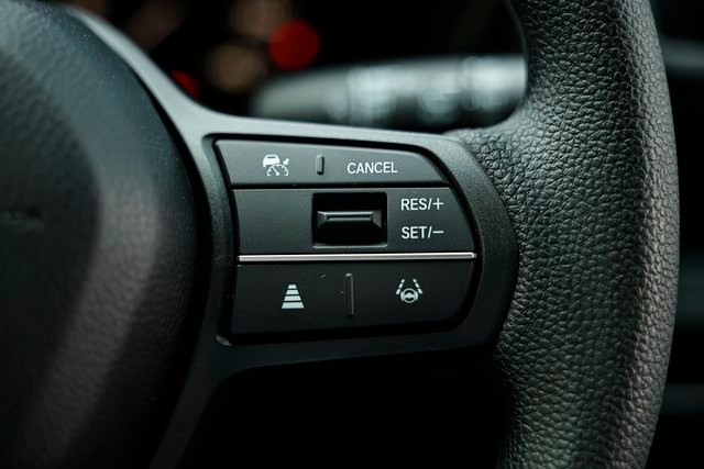 Honda CR-V Vehicle Full-screen Gallery Image 17