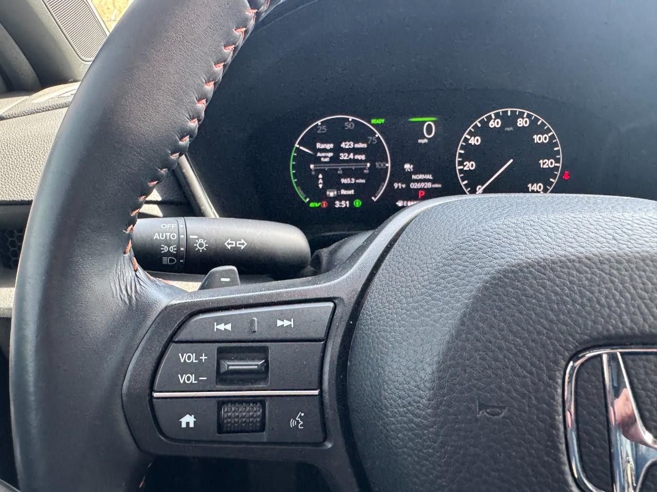 Honda CR-V Hybrid Vehicle Full-screen Gallery Image 21